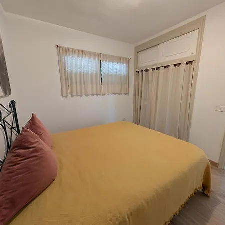 Wake Up To The Ocean Serene Seafront 1 Br