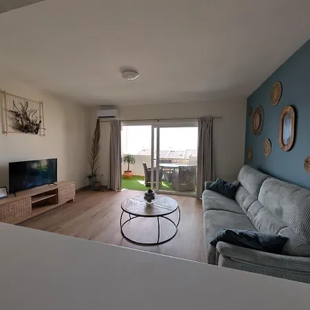 Wake Up To The Ocean Serene Seafront 1 Br